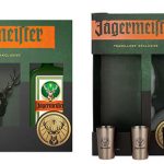 Jägermeister: 2 x 1L Flasche + 6 Metal Shot Cups oder 2 x 1L + 2 Hirschkopf-Ausgießer für 35,80€ inkl. Versand